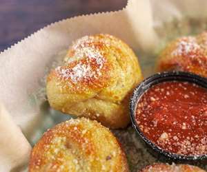 Garlic Knots (6)
